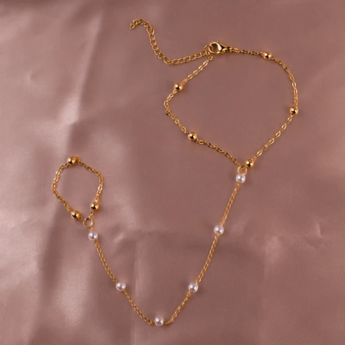 SS-12181 - White Pearls Gold - Hand Chain
